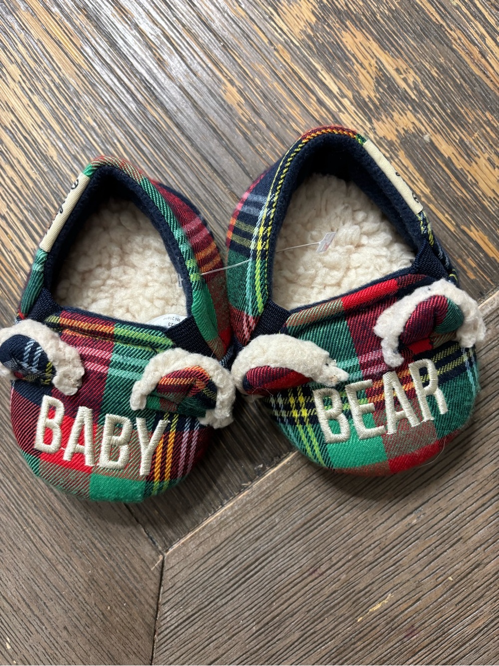 NWOT Dearfoams Plaid Baby Bear Sherpa-Lined Slippers - Red, Green & Navy